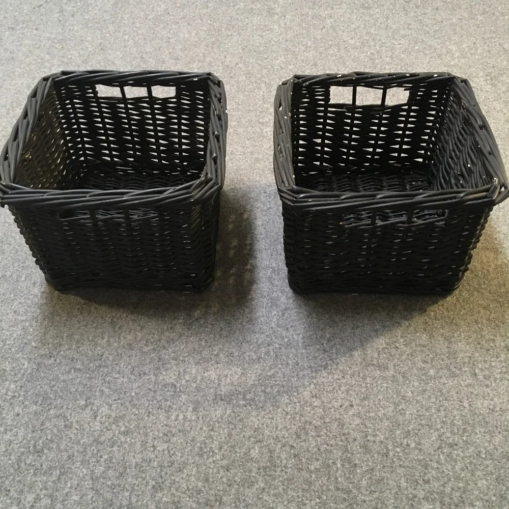 Set of 2 Woven Wicker Storage Baskets Unisex OS Black Square Handled Minimalist